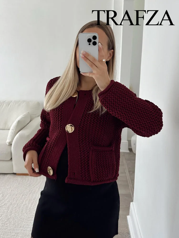 TRAFZA Women\'s Autumn Casual Loose Coat Wine Red O-Neck Long Sleeves Pockets Buttons Single Breasted Female Fashion Sweater Coat