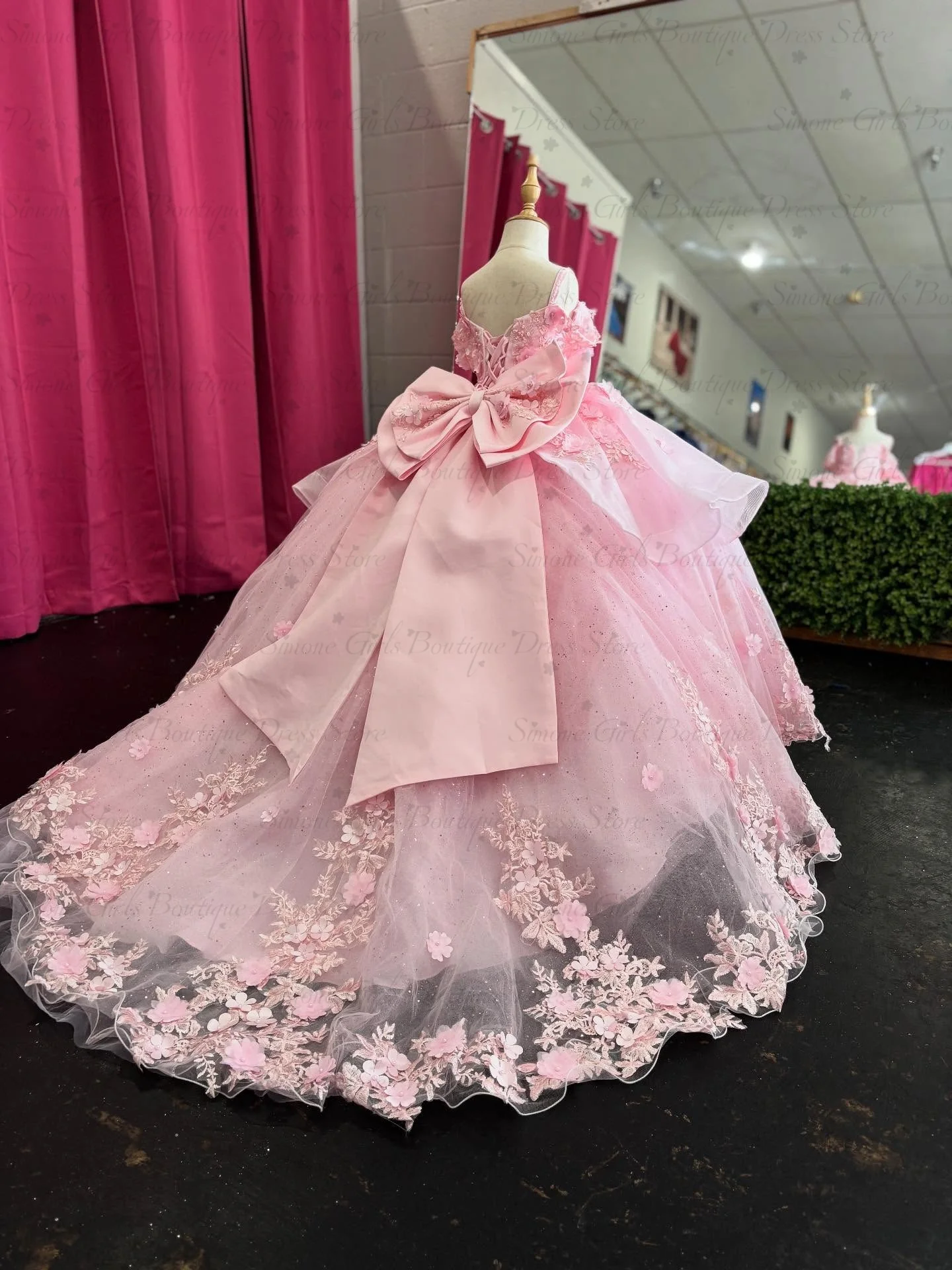 Customized Pink Lace Appliques Flower Girl Dresses for Wedding With Train Bow Floor Length Birthday Party First Communion Gowns
