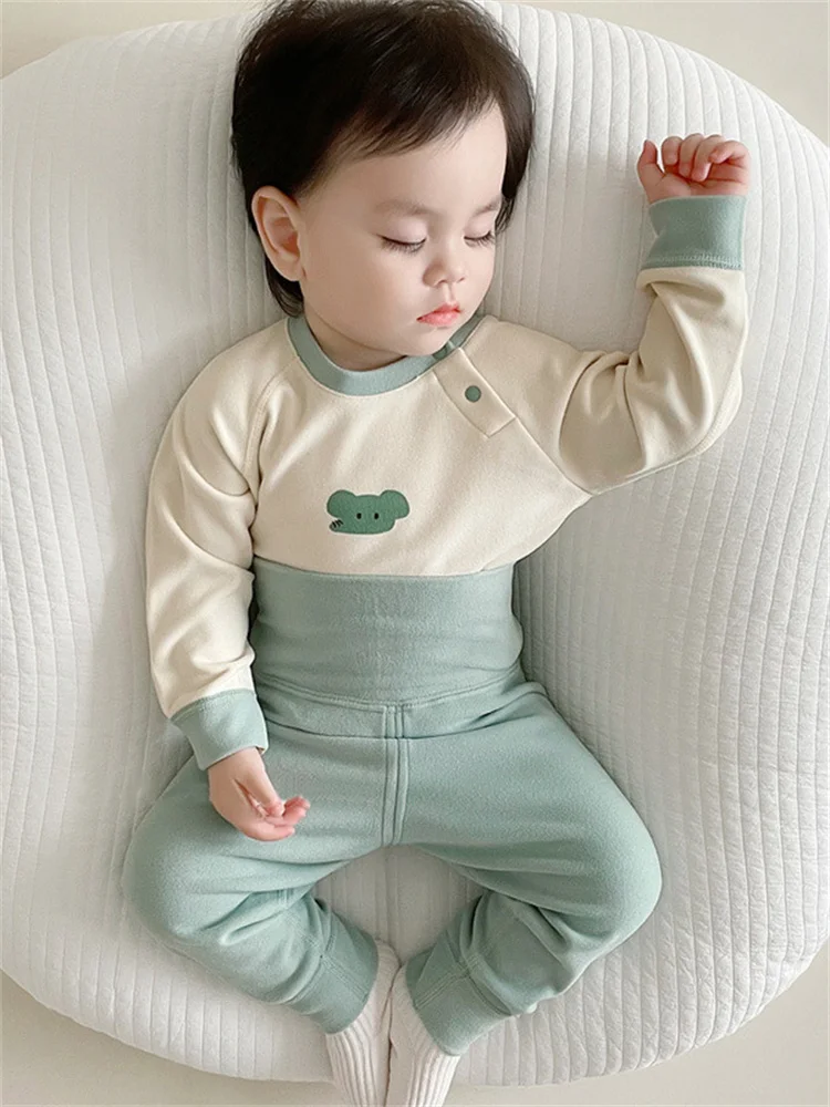 Hochgeschnittenes Baby-Thermo-Set mit Weste und Bauchschutz aus weichem Samt, koreanischer Stil, süße Babykleidung