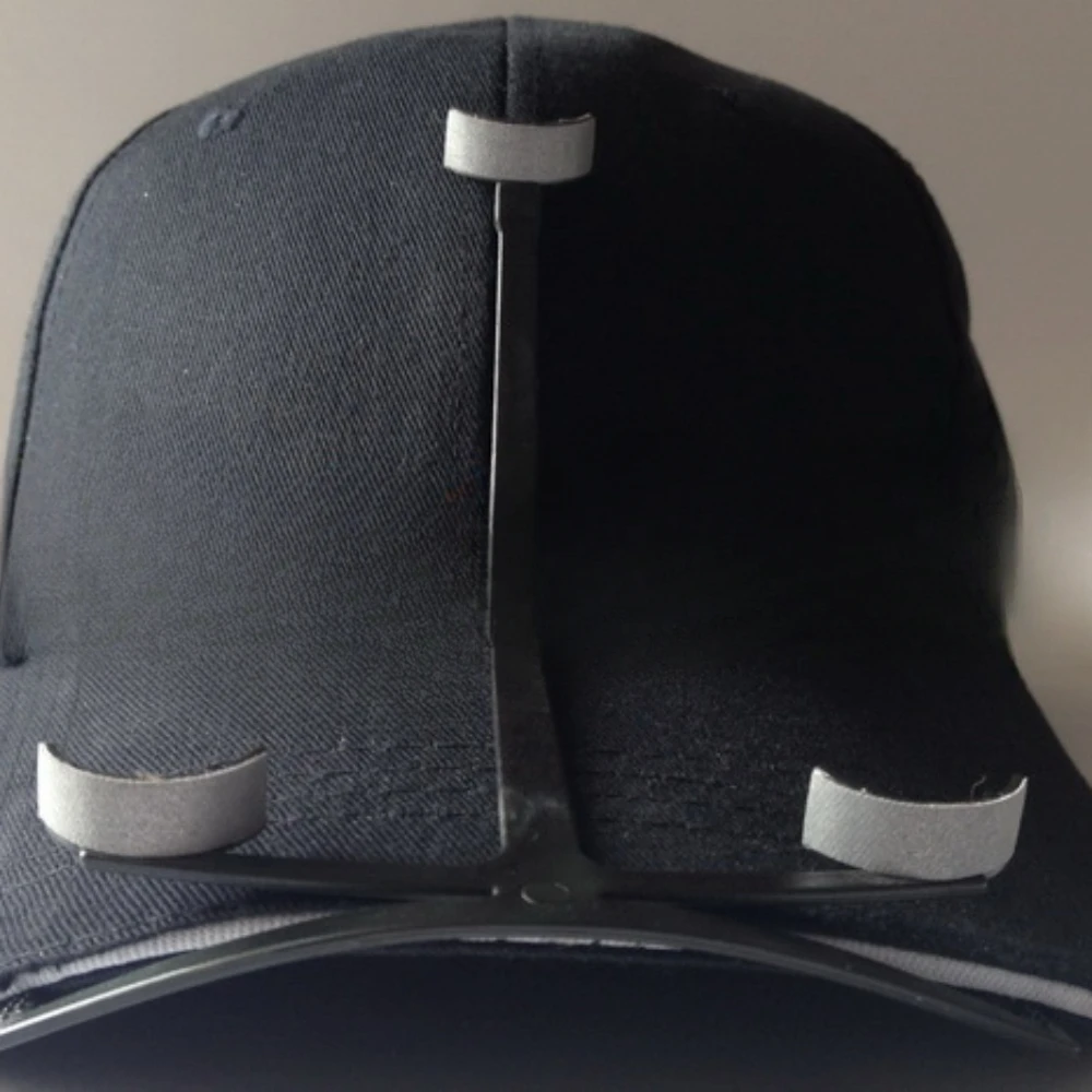 Infrared light tracking frame fixed cap, baseball cap, duck tongue cap, black and white edge reflective frame for special use