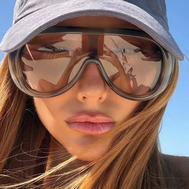 Retro Oversized Pilot Sunglasses Women Fashion Big Frame One Piece Gradient Sand Sun Glasses Outdoor Thick Shades Eyewear