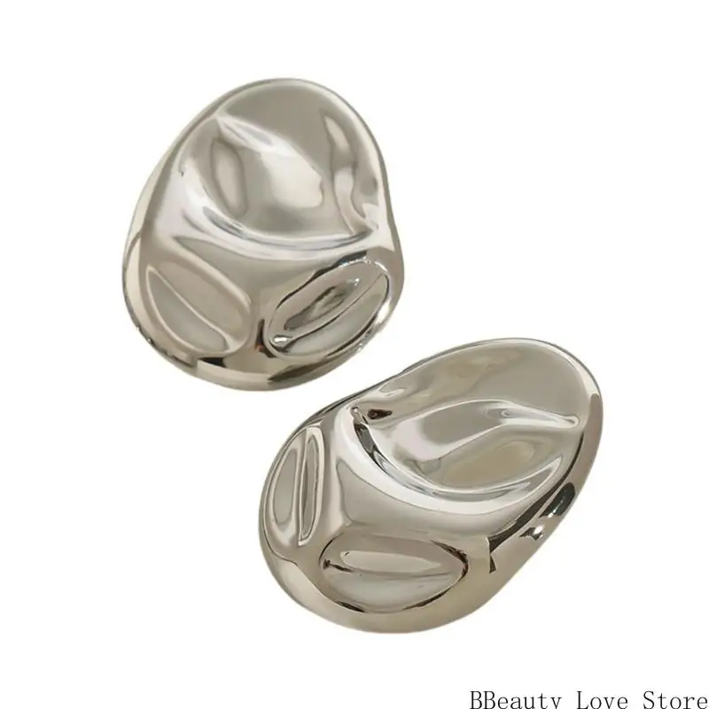 

Vintage Big Metal Earrings Exaggerated Earrings Charm Stylish Ear Accessory for Women’s European Party Look
