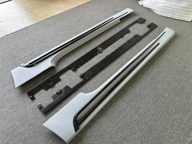 롤스로이스 팬텀 섀도우 수정 M 스타일 단조 탄소 섬유 사이드 스커트에 적합, 한 쌍