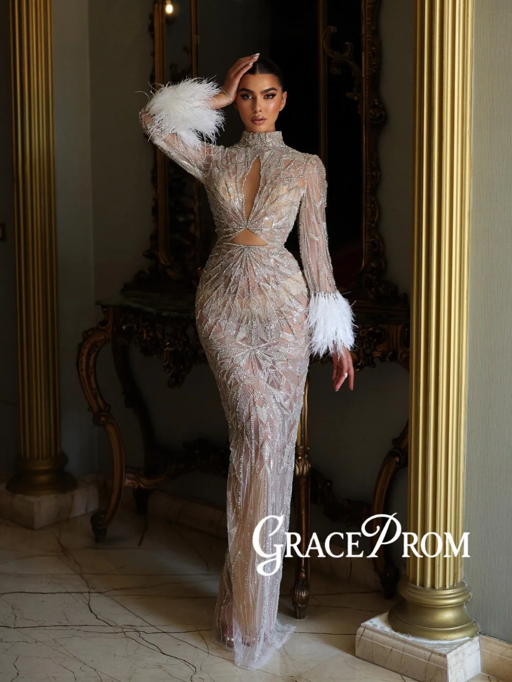 

Dubai Luxury Embroidery Evening Dress Silver Crystal Illusion Wedding Party Gown Customized Formal High Collar Banquet Gowns