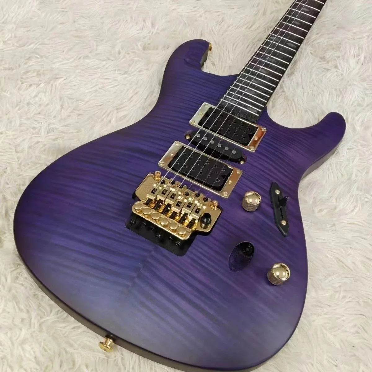 High-quality Ultra-thin Mahogany Body 7V Dual-single-single Electric Guitar with Five-position Switchable Tones Nice