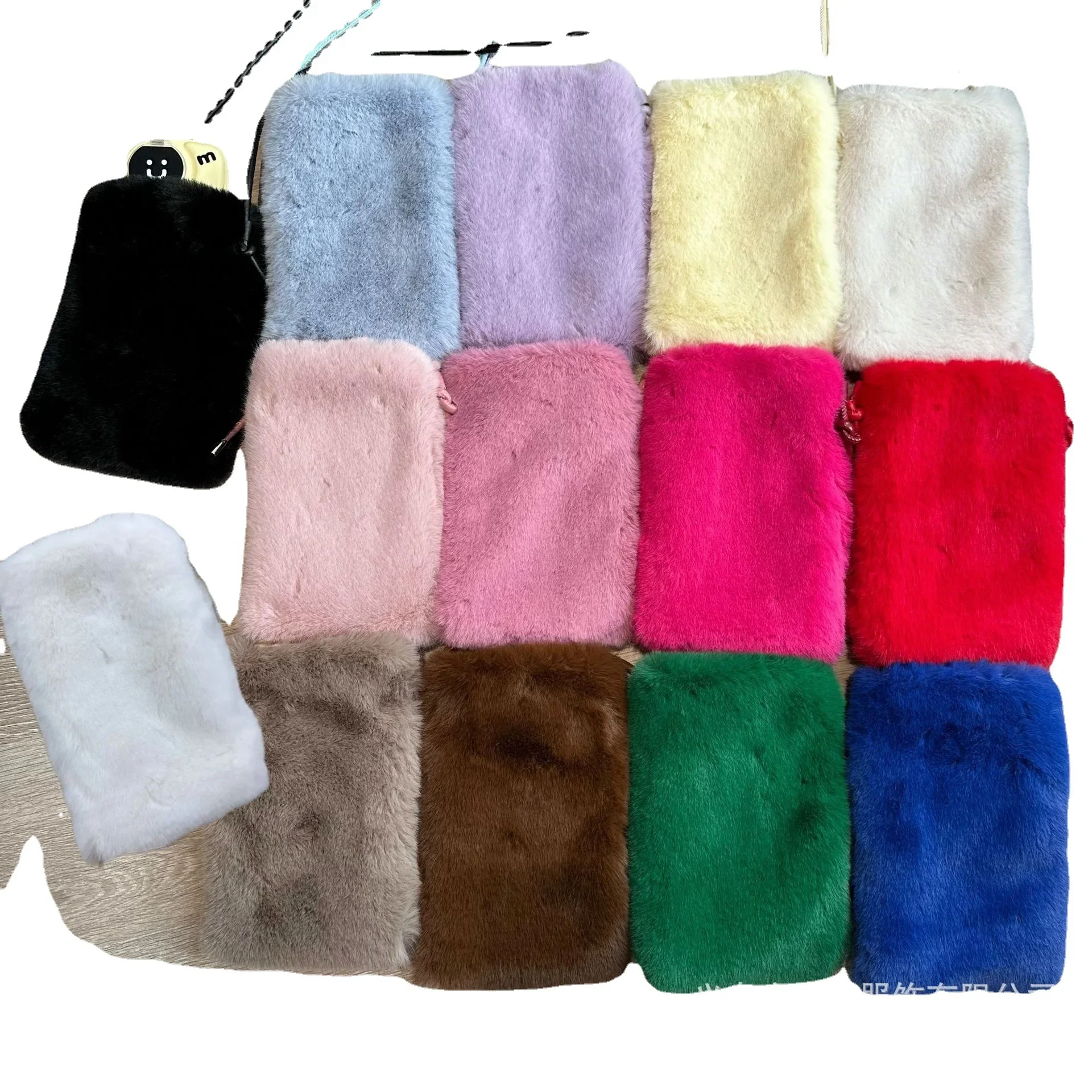 2023 nuova borsa per cellulare in peluche carina diagonale piccola moda autunno e inverno con borse in pelliccia Color caramella