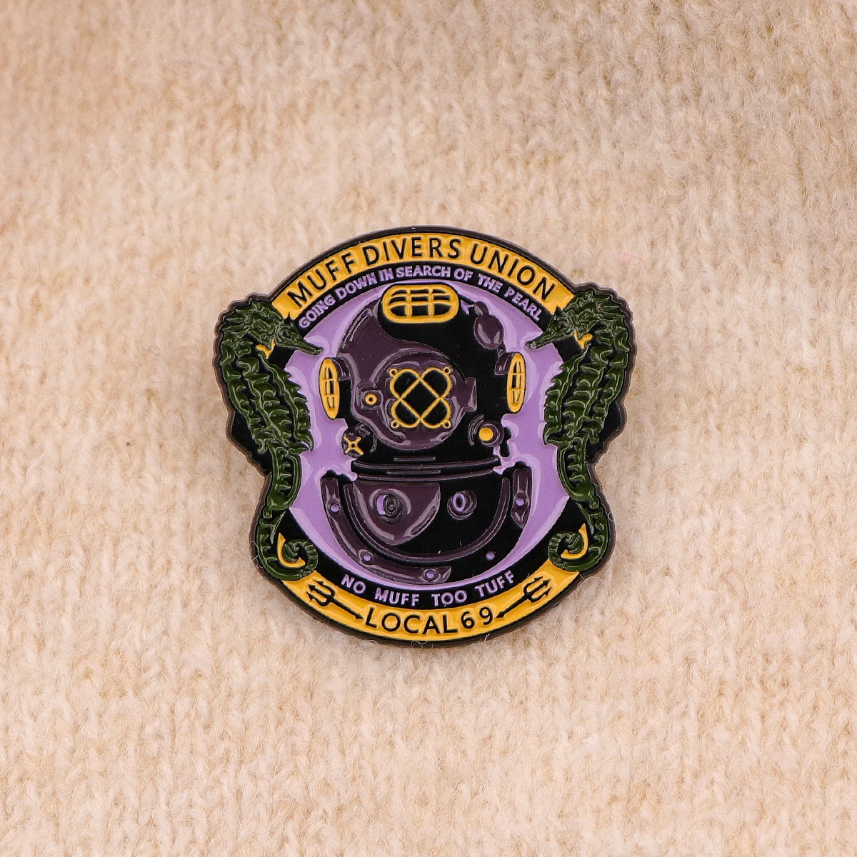 Diving Device Enamel Pin Brooch for Clothes Briefcase Badges on Backpack Accessories Lapel Pins Decorative Jewelry