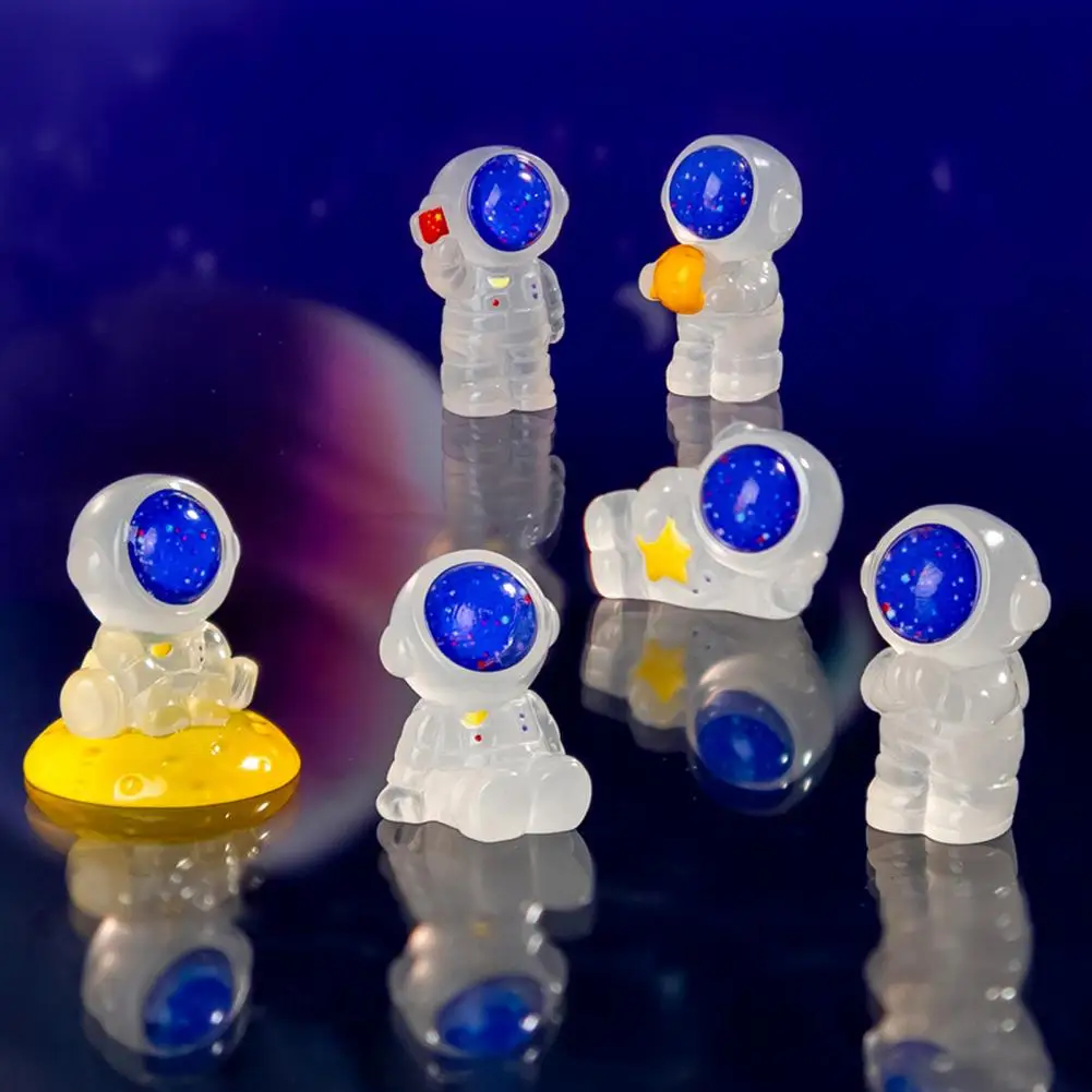 7Pcs Luminous Cartoon Astronauts Figurine Glow-in-the-dark Space Man Resin Statue DIY Dollhouse Fairy Garden Micro Landscape Dec