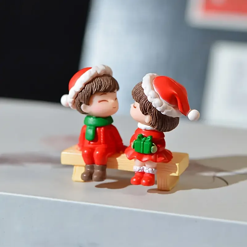 Cute Bench Christmas Couple Figurine Romantic Holiday Decoration Charming Tabletop Ornament for Home/Table/Shelf Gift for Lovers