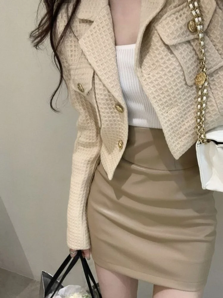 Imagem -02 - Conjunto de Minissaia Vintage de Duas Peças Feminino Terno de Saia Casual Elegante Estilo Coreano Designer de Botões Blazer Monocromático Feminino 2023