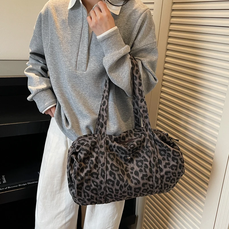 Leopardenmuster-Tragetasche für Damen, große Canvas-Umhängetasche, vielseitige Crossbody-Handtasche, Damen-Shopper-Tasche für Reisen, Arbeit und Alltag. – Detail 19