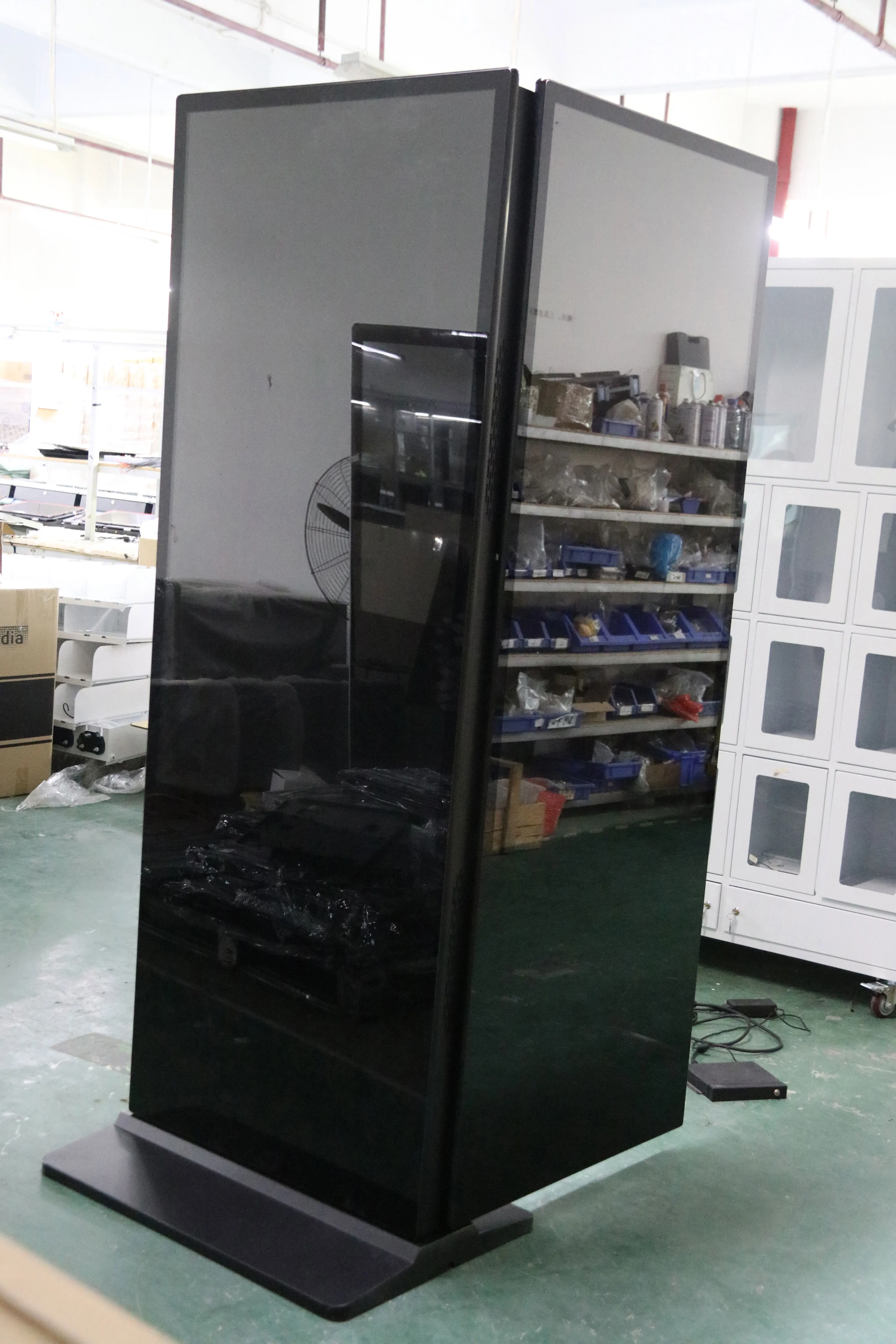 55 Inch Indoor Double Sided Digital Signage WiFi Standing Advertising Display Floor Stand for Elevator Animation Screen