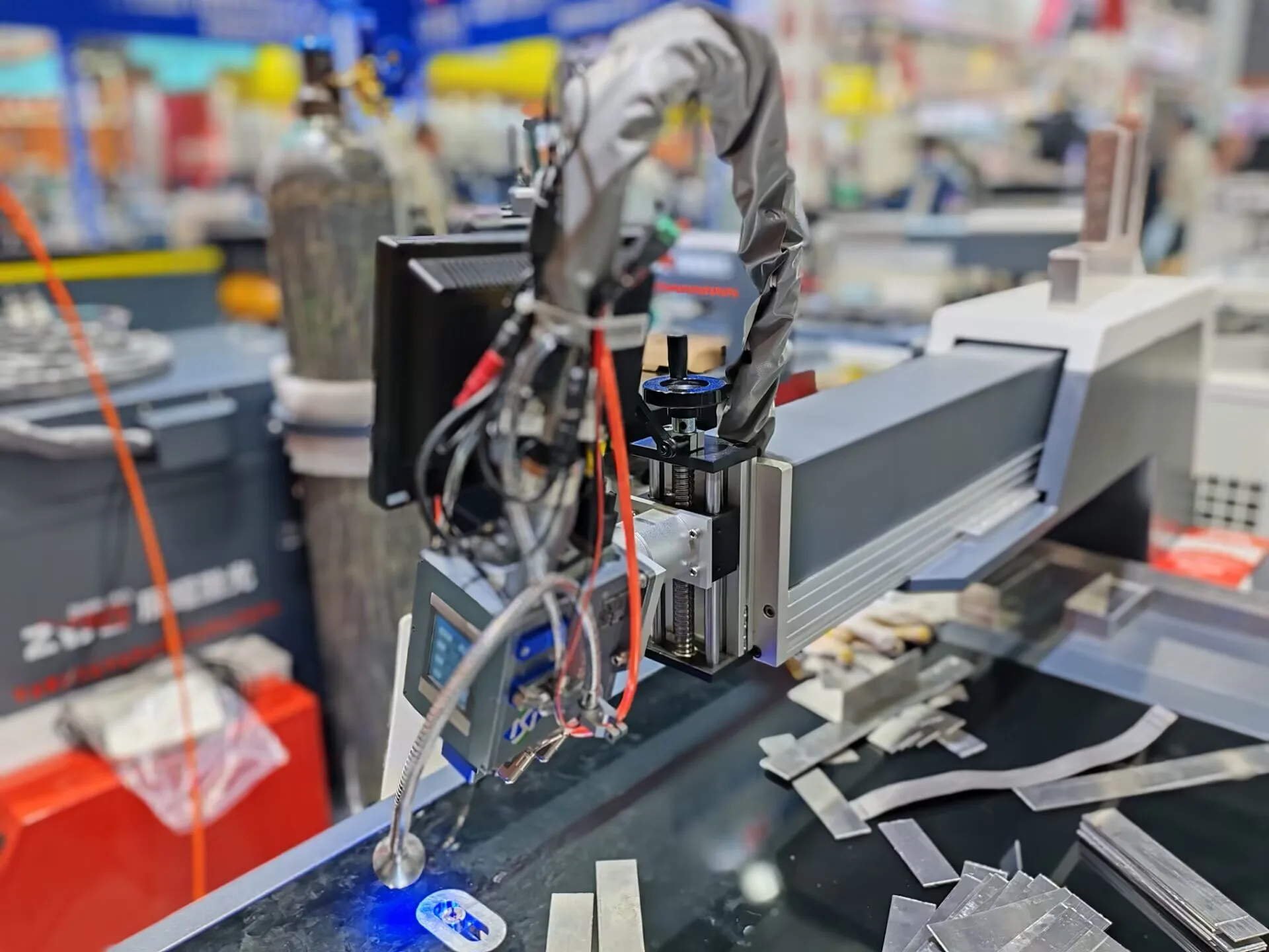 2025 آلة لحام ألياف الألومنيوم بالليزر السميكة #6