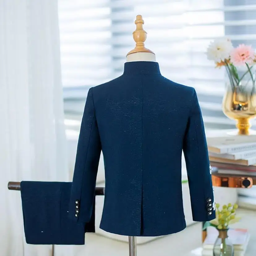 Kinder-Festanzug für Klavierauftritte, Hochzeiten, Geburtstage, formelle Anlässe und Abendveranstaltungen – A4240 Jungen-Anzug in Marineblau – Detail 5