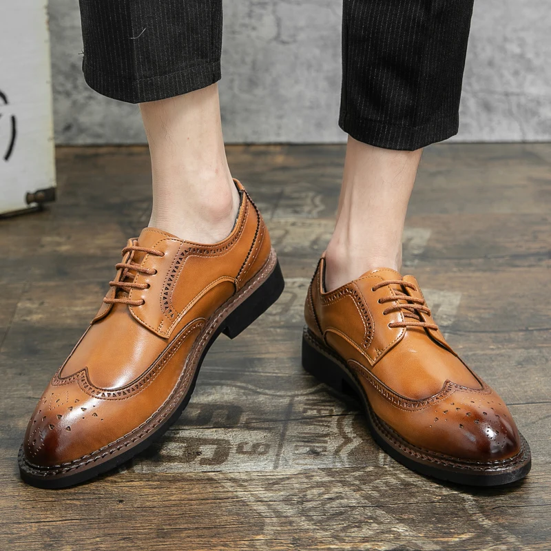 

Summer Men Carved Business Block Shoes Height Increasing Breathable Non Slip Wear-resistant Youthful and Fashionable Shoes