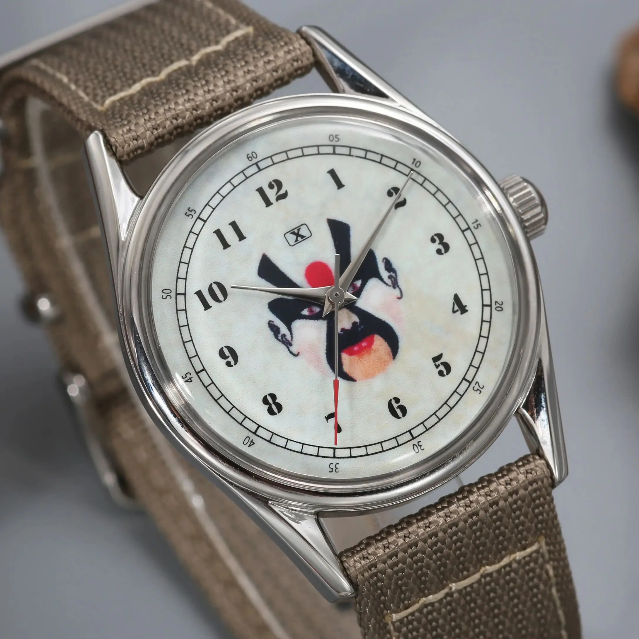 Traditionelle chinesische Sichuan-Opernhalle, 38 mm, mechanischer Herrenuhr, Emaille-Zifferblatt,