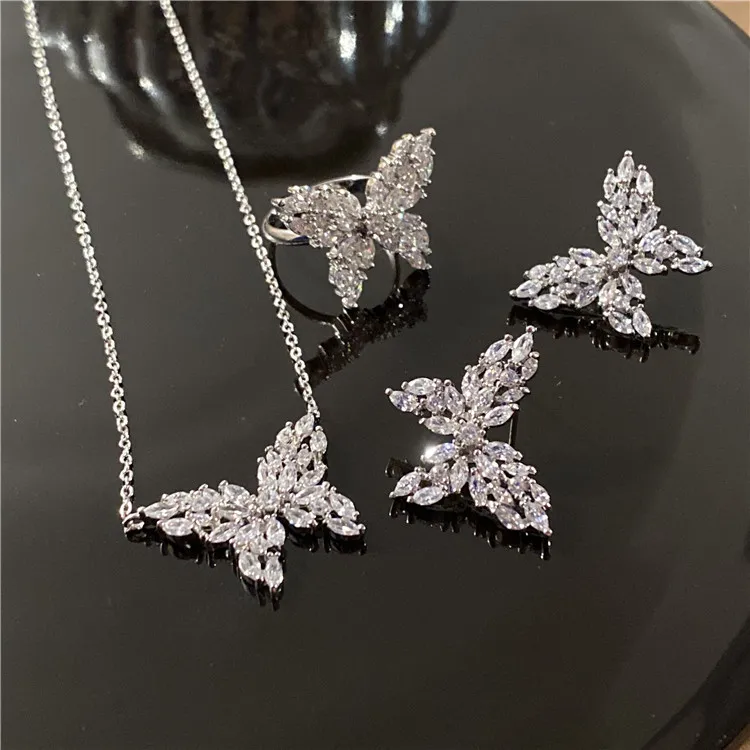 Ins Hot Sale Luxury Top Quality Butterfly Necklace for Women Romantic Bling Cubic Zircon Collar Delicate Kolye Jewelry Pendant