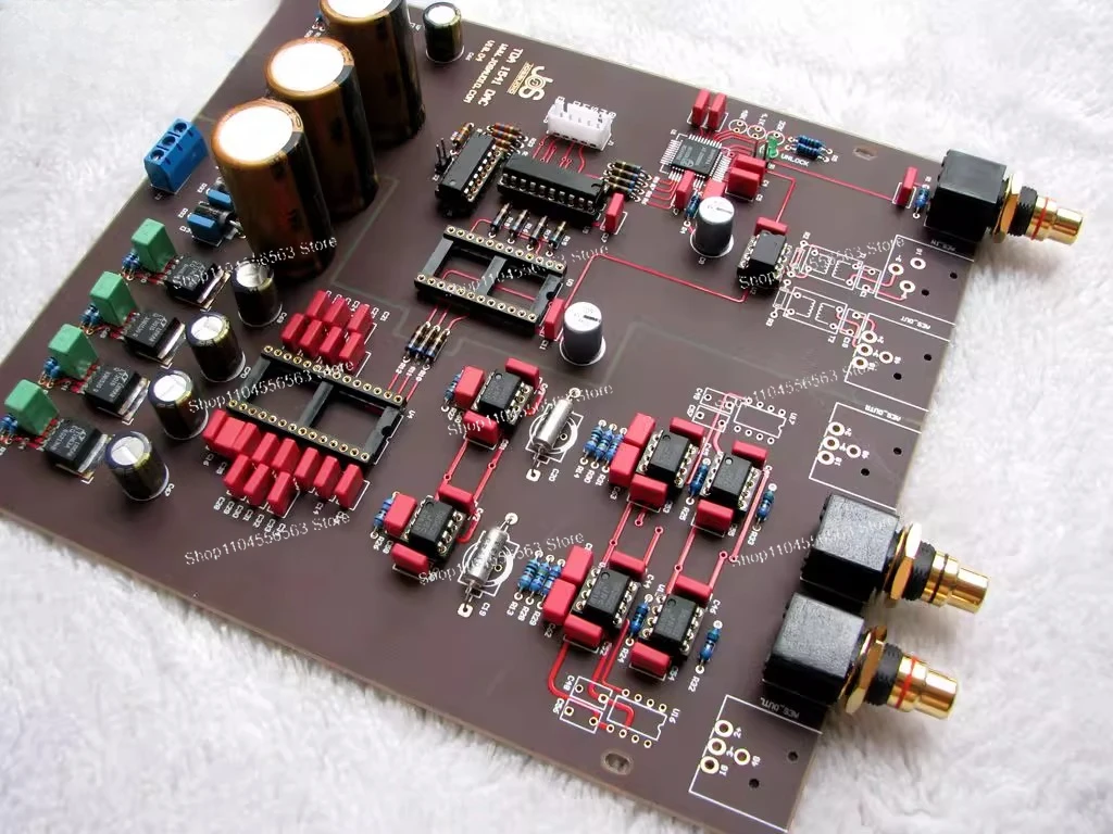 لوحة فك ترميز DAC شبه نهائية