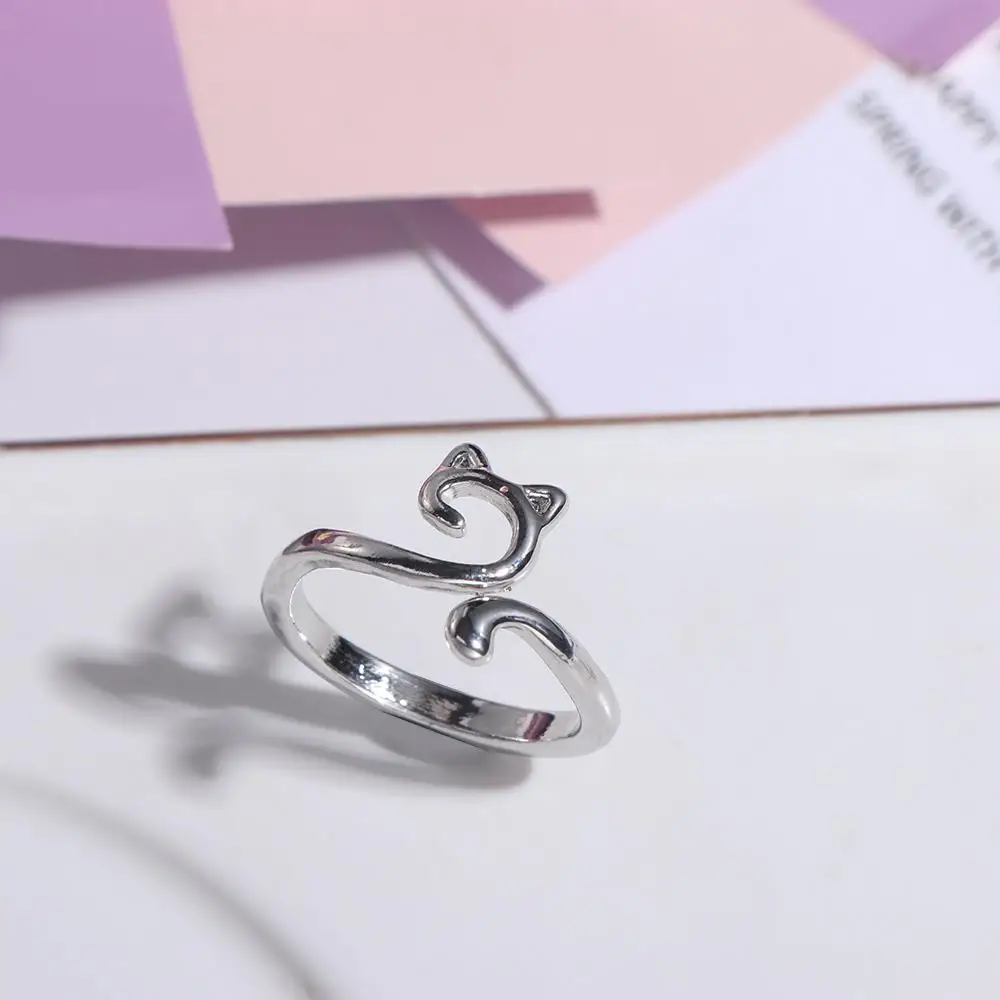 

2pcs Loop Metal Crochet Finger Ring Adjustable Convenient Knitting Ring Open Yarn Guide Tool Yarn Ring Wool Knitting