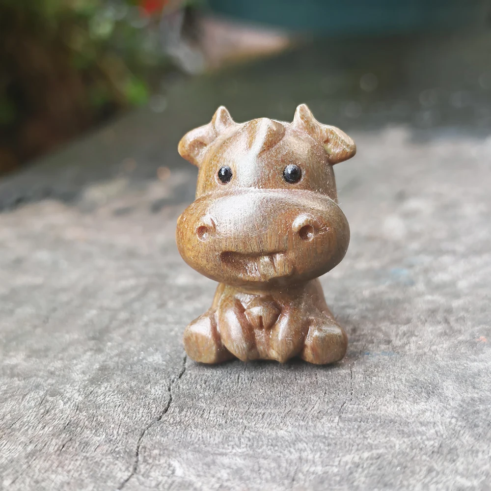 Wooden Calf Figurine, Ethnic Style, Minimalist Style, Suitable for New Year Gifts, Holiday Decorations, Housewarming Gifts, Creative Desktop Ornaments, Living Room, Home Decoration