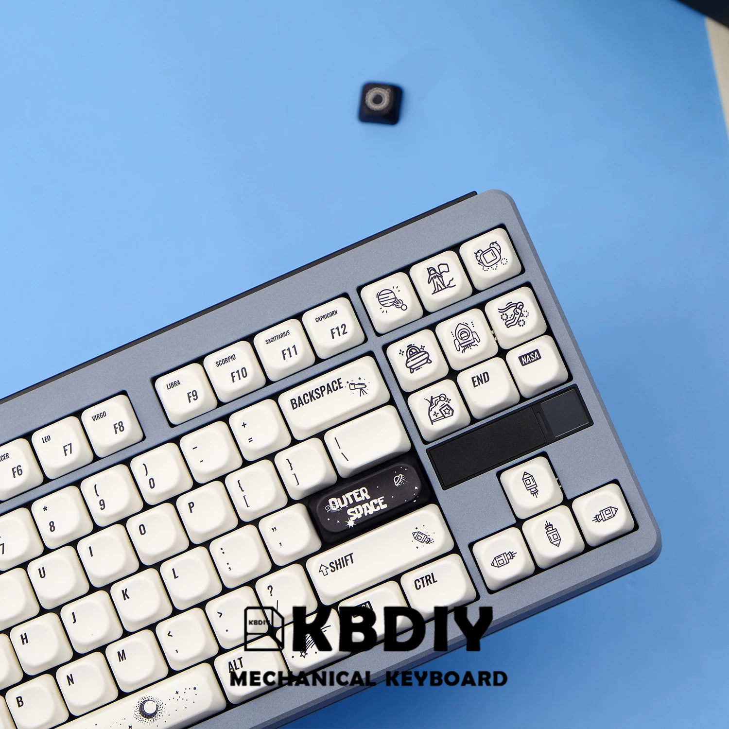 Imagem -06 - Kbdiy-bonito Pbt Outer Space Keycaps Keycap Keycap Oem Branco Perfil Koa Key Caps Semelhante Moa Iso 7u Space Bar 135 Chaves Grupo Personalizado