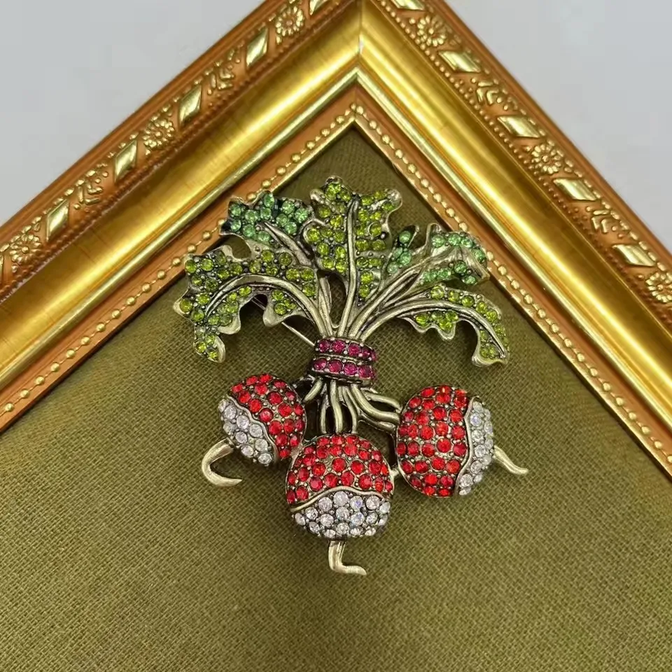 Retro süße Corsage modische Strasssteine Poll Form Broschen kreative Gemüse und Obst Serie Pins, Palast edle Abzeichen