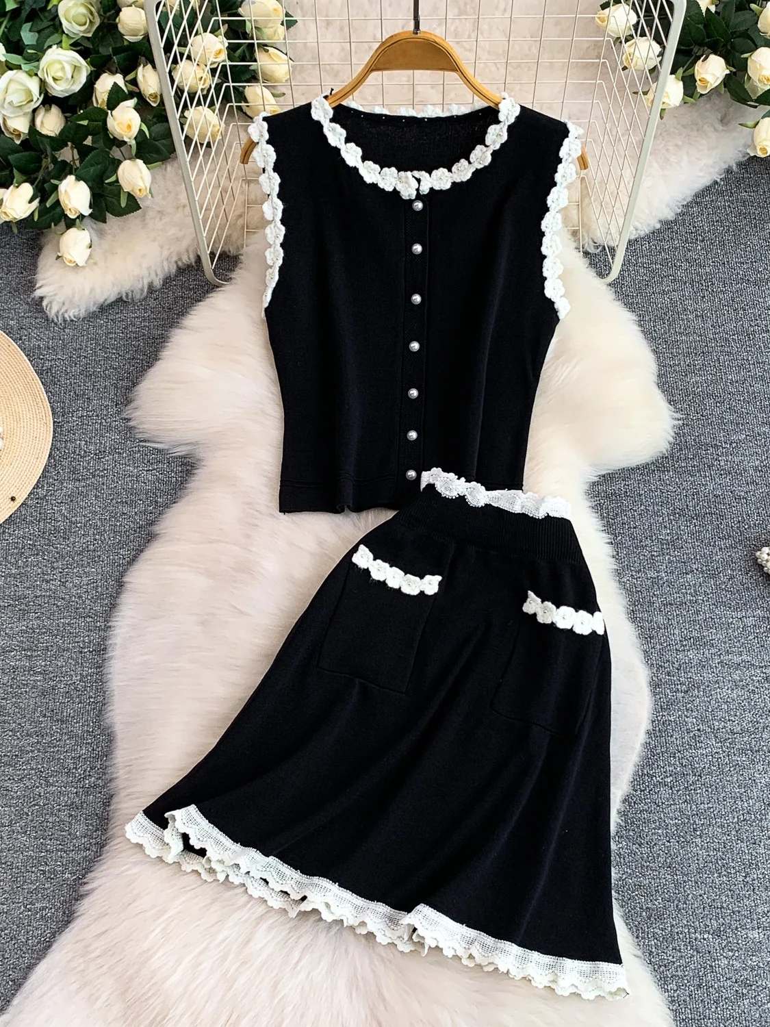 

Sweet Elegant Beaded Lace Floral round Neck Vest Top Slimming Knitted Dress Set High Waist Plant Floral Summer Fashion Ensemble