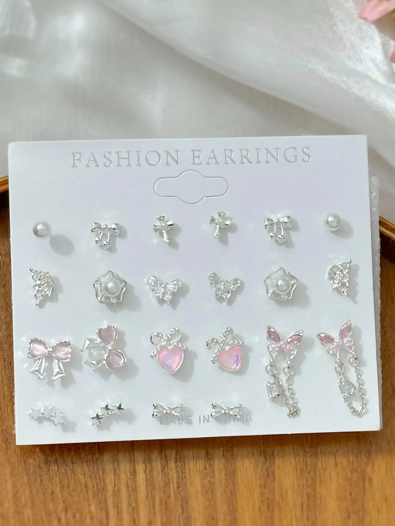 

11 Pairs Cat Eye Stud Earrings Set with Pink Bow & Glitter, Zinc Alloy Rhinestone Fashion Earrings for Daily Wear