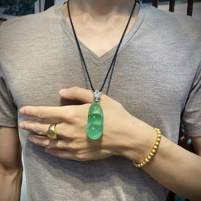 Natural high-quality floral patterns, Burmese ice green four-season bean jadeite pendant with c