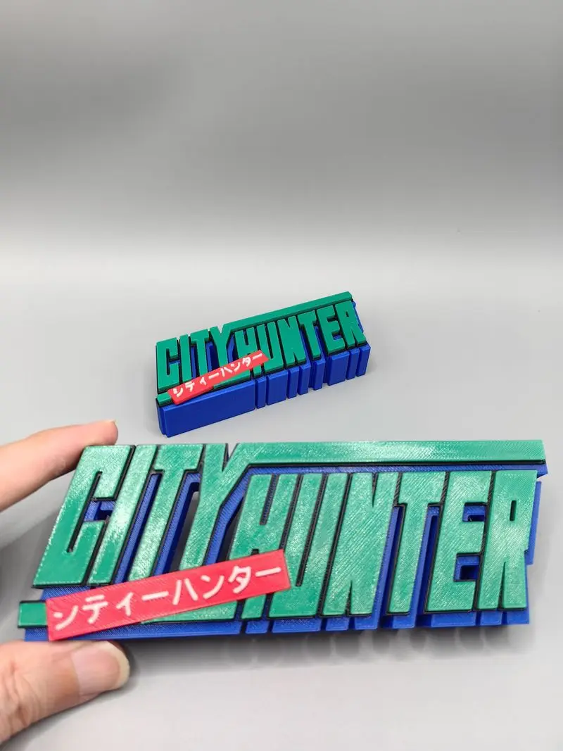 ป้ายโลโก้ 3 มิติ แบบพิมพ์ สำหรับโมเดลตัวละครอนิเมะ City Hunter ซึ่งเป็นตัวละครของ Saeba Ryo ใช้สำหรับตั้งโชว์ คอสเพลย์ นิทรรศการ ของสะสม และของเล่น
