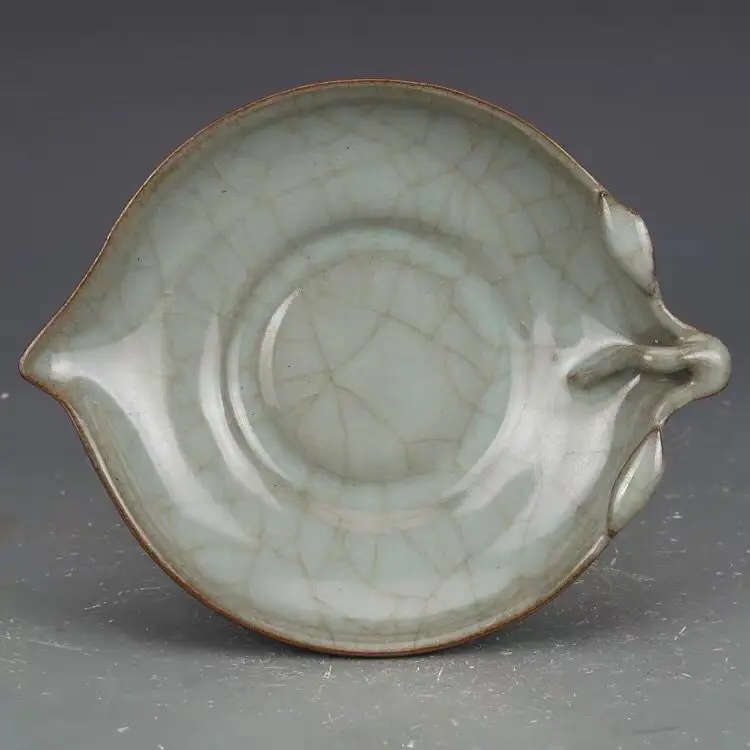 Guan Kiln Pale Celadon Crackle Glaze Peach Shape Single Handle Brush Washer Chinese Antique Ceramic Study Decor Plate