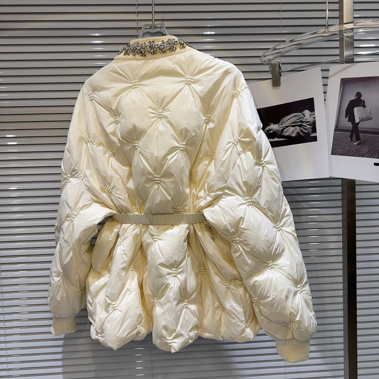 트렌디한 겨울용 면 재킷 진주 장식 V넥 허리 조임 따뜻한 프랑스 스타일 긴 소매 출퇴근용 레귤러 L...