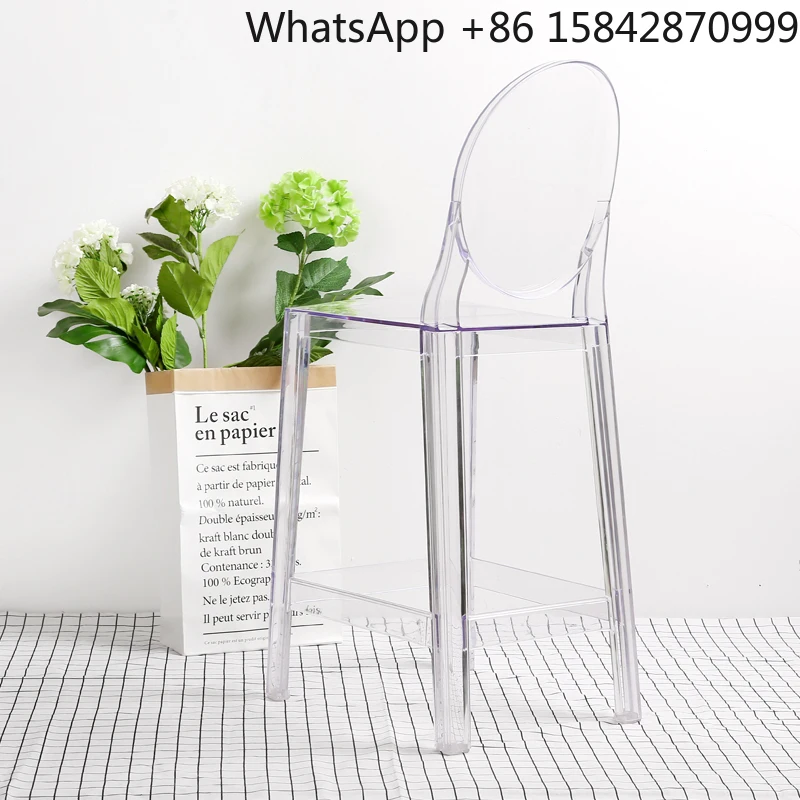 Cadeira de bar cinza fumaça estilo simples e moderno