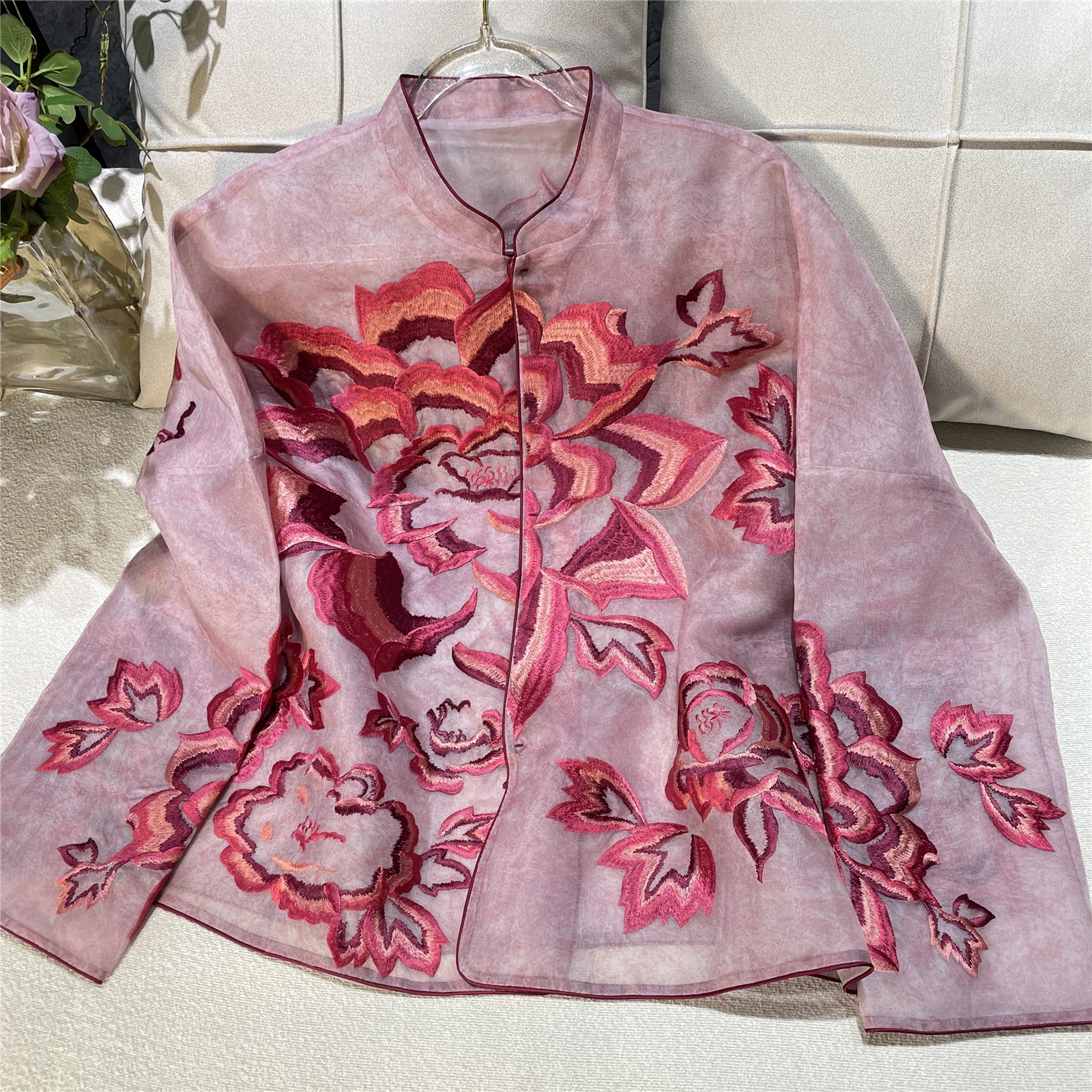 

Новая китайская шелковая верхняя одежда с тяжелой вышивкой, женский свободный топ, модный традиционный костюм Тан, длинный воротник-стойка све