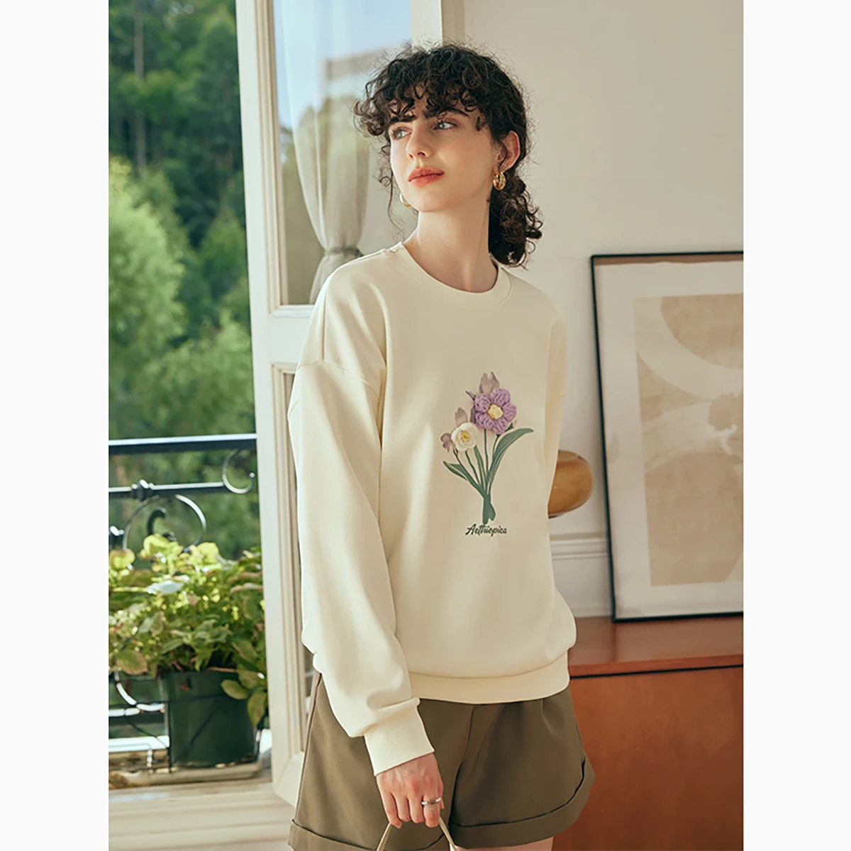 OLrain Long-Sleeved Crew Neck Women's Early Autumn 2025 New Loose Three-dimensional Hand-Hooked Pullover Top O23QR83911