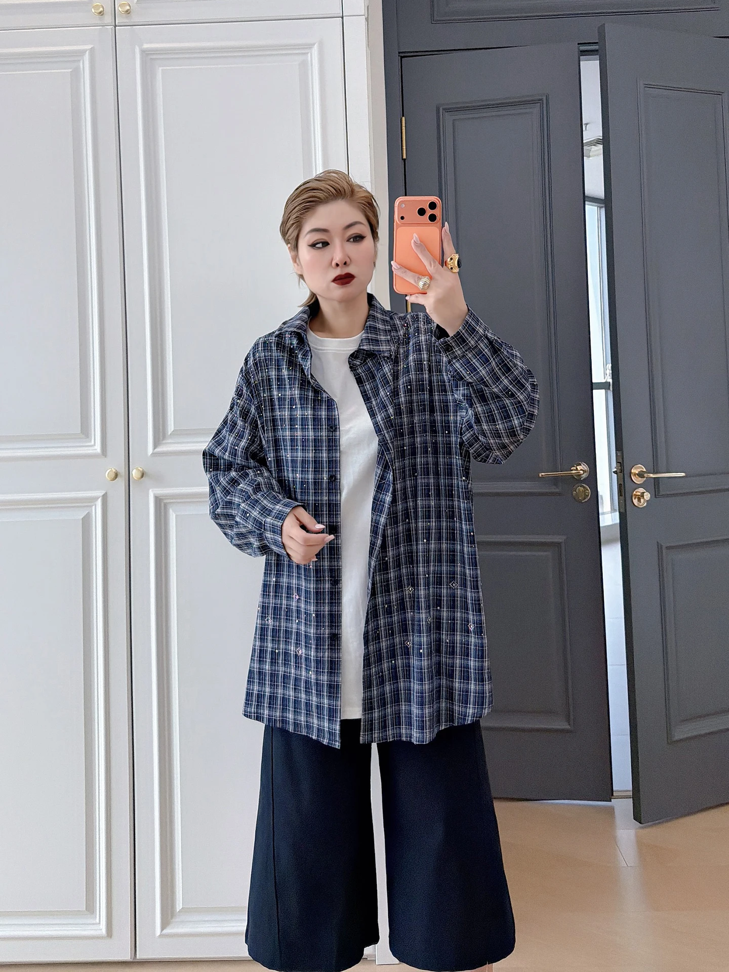 

Женская рубашка большого размера с сетчатыми стразами, повседневная верхняя одежда для молодых женщин, топ в стиле оверсайз для ленивого образа