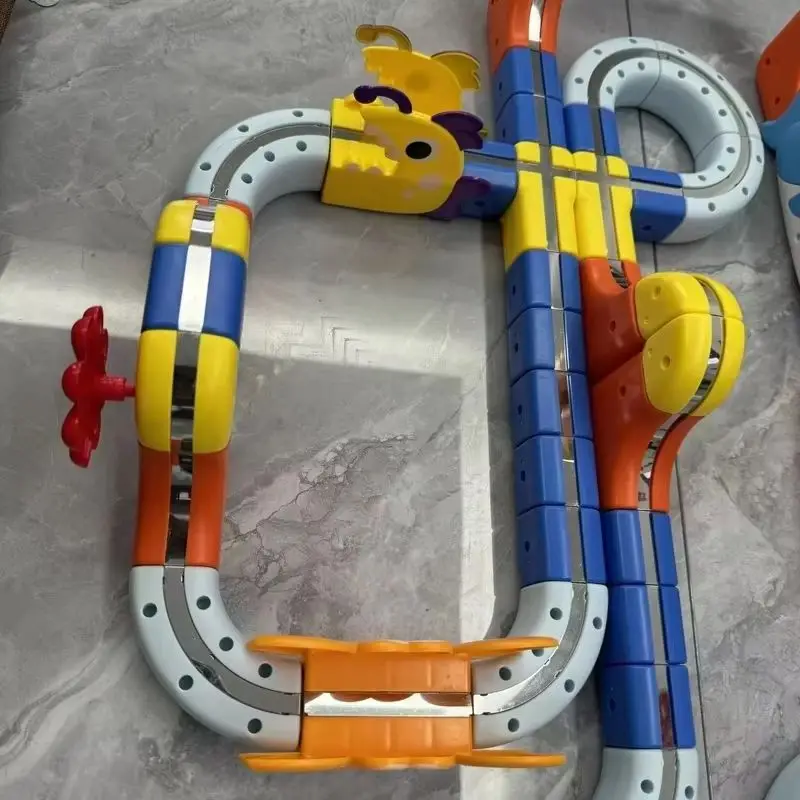 Auto da corsa elettrica magnetica oceanica con funzione pull-back Giocattolo educativo per pista di scorrimento a gravità per bambini Regalo di festa di Natale
