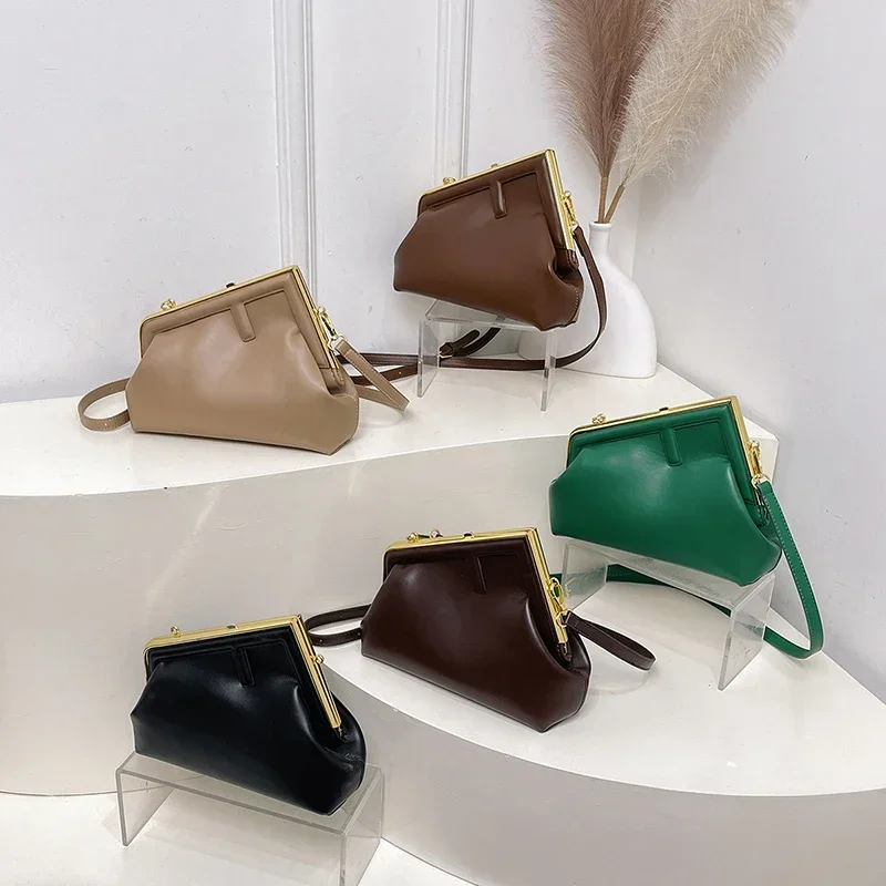 

2025 New Model of Ladies' Luxury Brand Design Creates An Exquisite, Simple, Solid-color, Classic and Retro Shoulder Bag