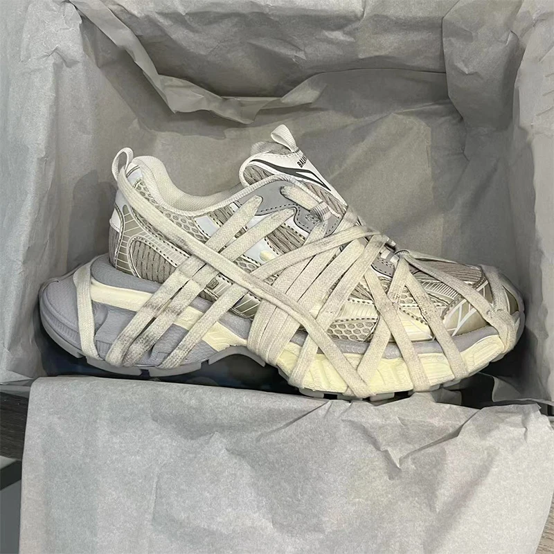 Marke Chunky Sole Distressed Sneakers Unisex 6