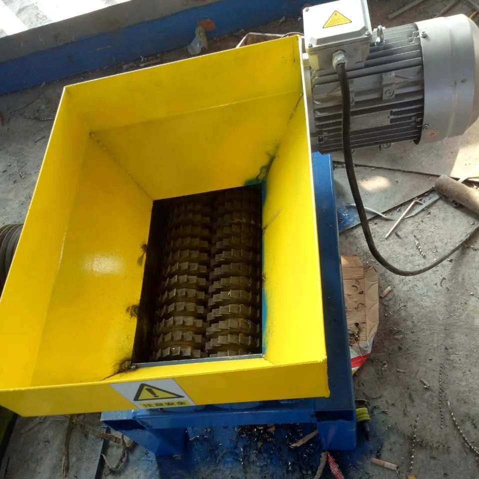 YG 300 Model Tyre Recycling Mini Shredder Machine Wood Shredder Machine Can Shredder Machine