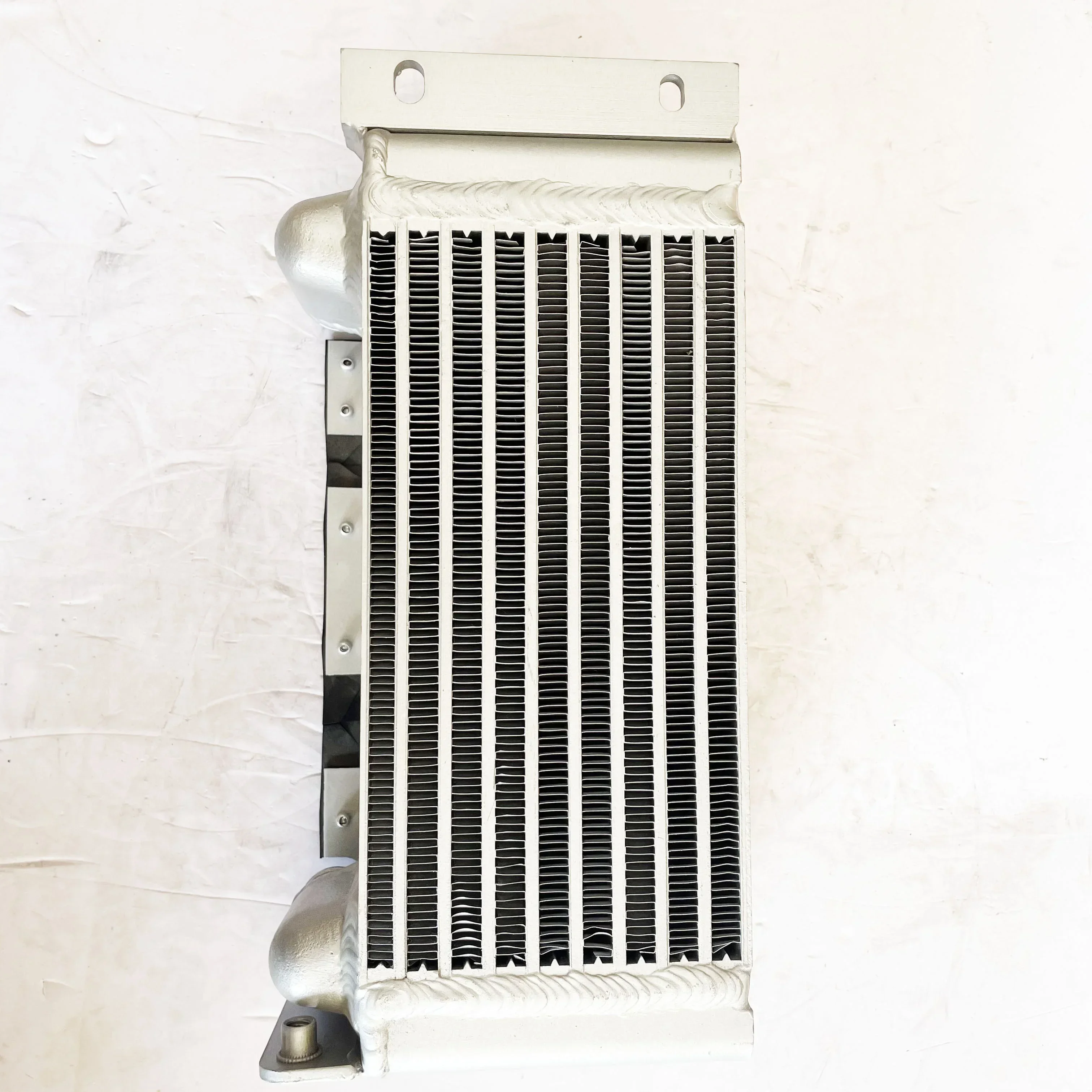 Popular Product D2011L03 F3L2011 F3L1011F Engine Oil Cooler Assy 04270828 04271712