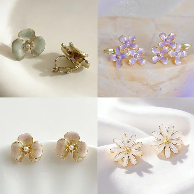 Non Pierced Ear Cuffs Women - Sweet Daisy Flower Clip On Earrings Dainty Enamel Pearl Cute Fashion Accessories for Daily/Party