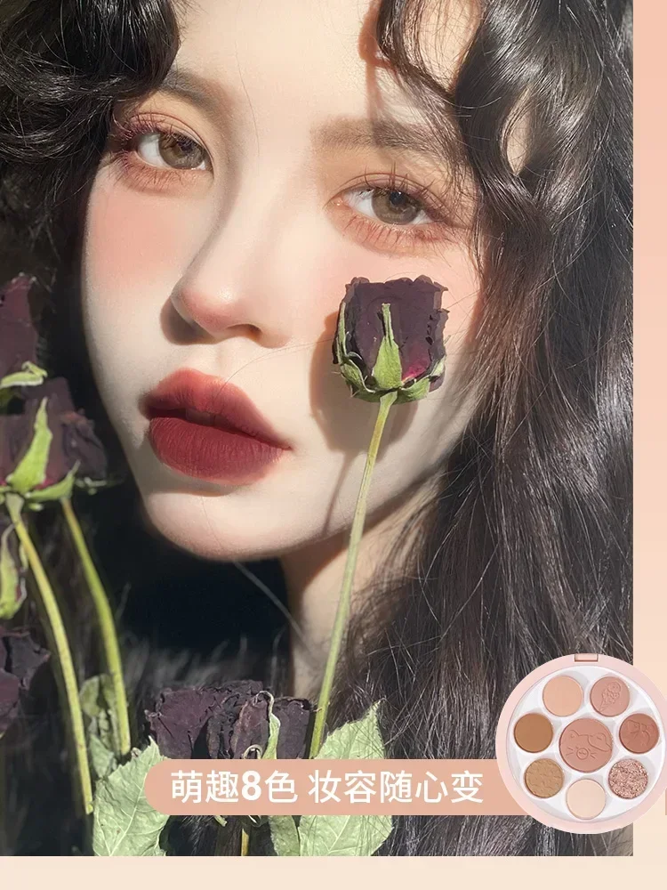 Memeraba palet Eyeshadow wanita, kosmetik kecantikan asli Matte berkilau tahan air tahan lama