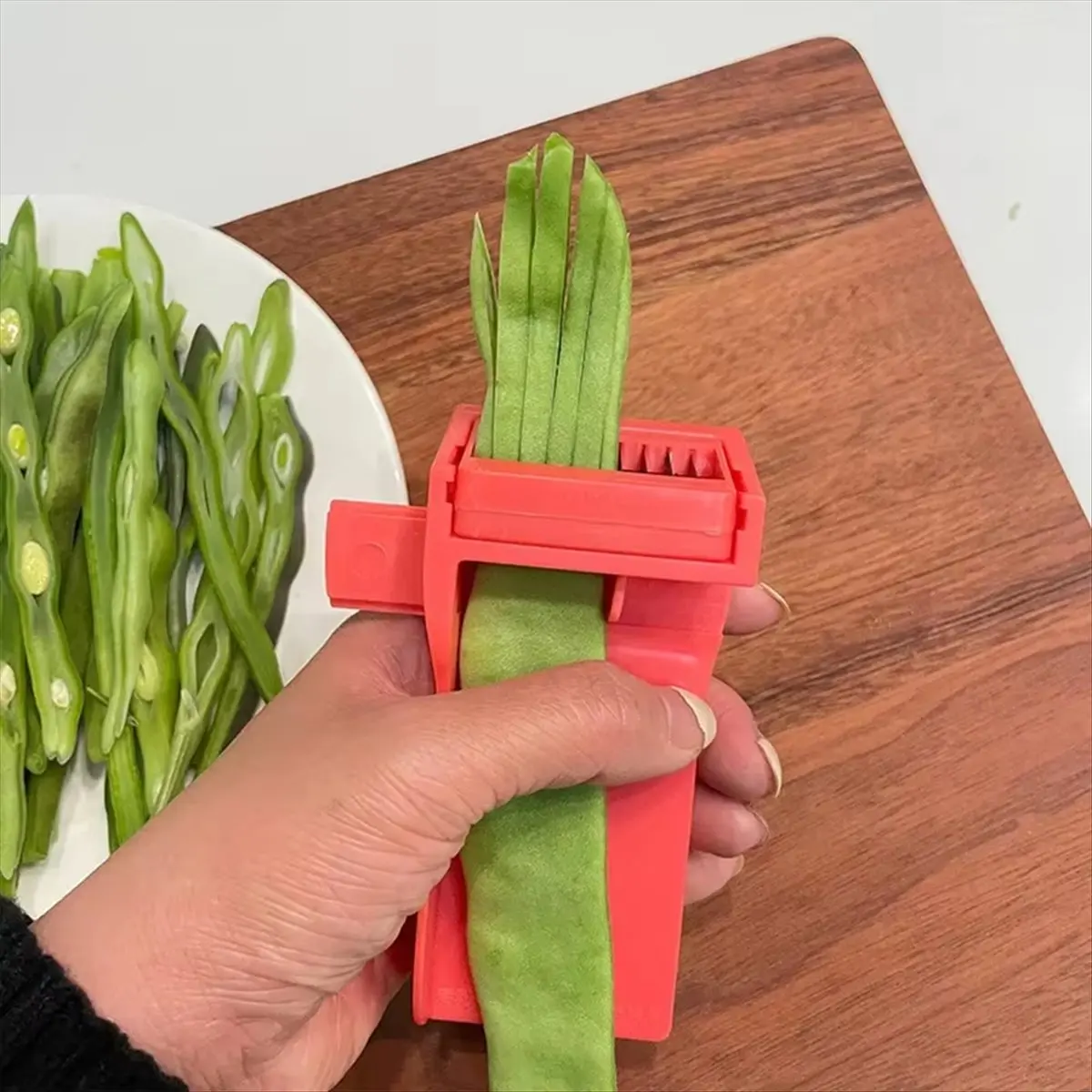 (HOPE) French Bean Slicer Cutter, Vegetable Stringer Peeler, Fruit Grater, Universal Kitchen Gadget for Home Use B