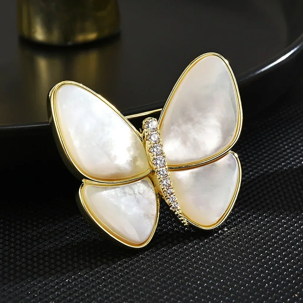 Butterfly Jewelry Brooches for Women Animal Pins High Gold Silvery Brooch Quality Women's Accessories Wedding Gifts New