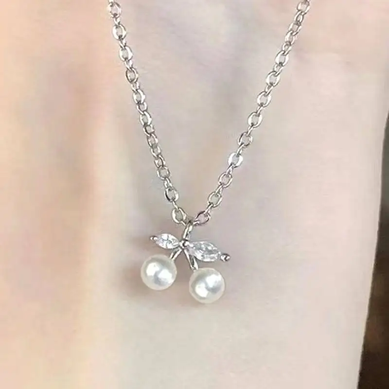 Huitan Ästhetische Kirsch-Perlenkette für Damen mit Imitationsperlen-Anhänger für Hochzeit und Verlobung, Elegantes Accessoire, Trendiger Schmuck mit Zirkonia