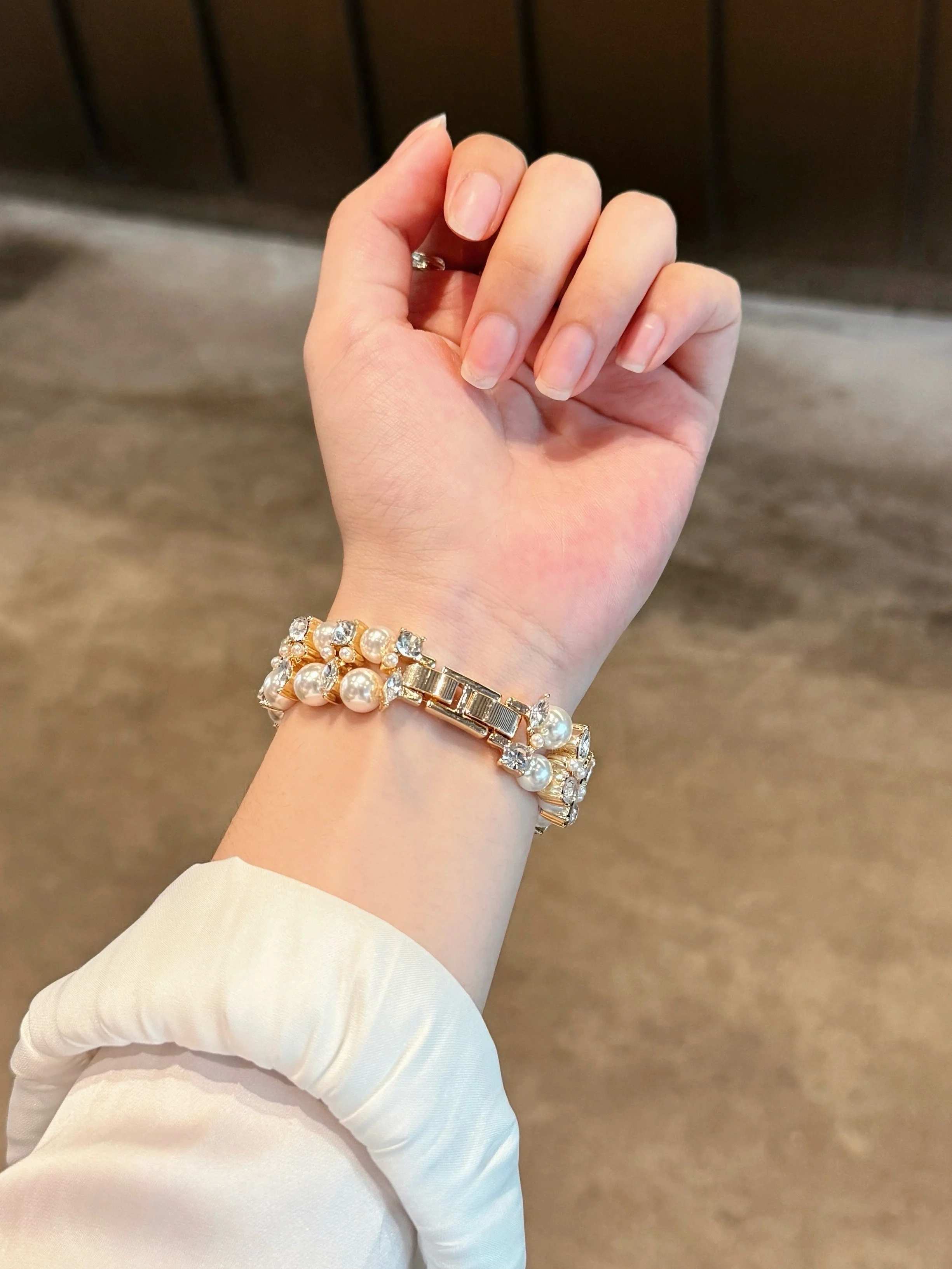 متوافق مع حزام iWatch 38 مم 40 مم 41 مم 42 مم 44 مم 45 مم 49 مم صف مزدوج مرصع باللؤلؤ الماسي حزام عصري