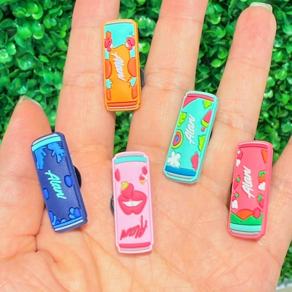 10 قطعة المشروبات الغازية الكرتون الأحذية البلاستيكية السحر صالح الأساور قباقيب دبابيس الصنادل الأحذية الديكور الاطفال امرأة DIY بها بنفسك على ظهره هدية حفلة #3