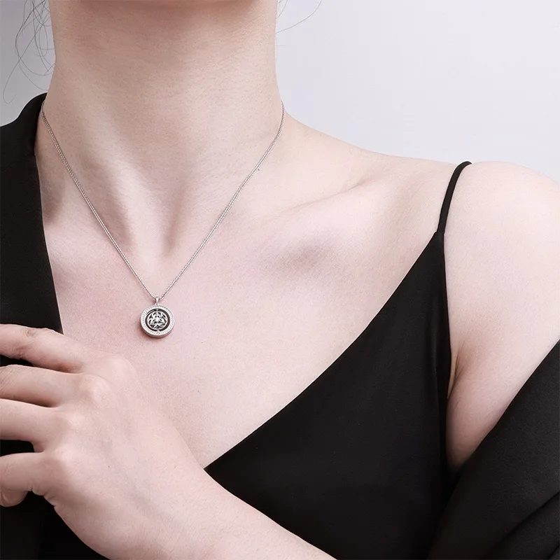 S925 الفضة الاسترليني ثمانية الكنز البوصلة قلادة قلادة مجوهرات فضية دائرية لعيد الميلاد عيد الحب