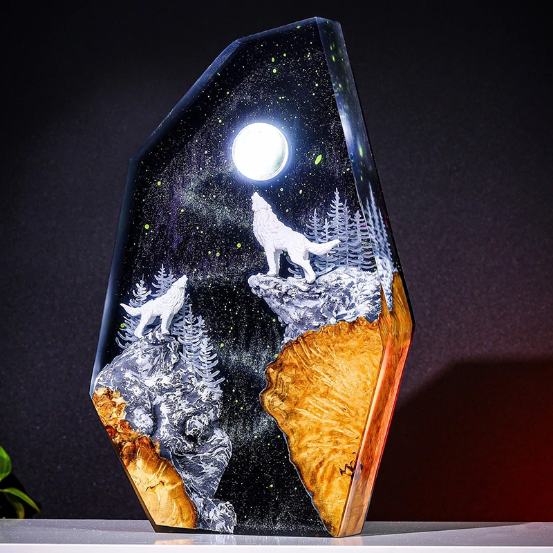 Nature Animals Figure Organism Resin Table Light Creactive Art Decoration Snowy Night Wolf Howl Night Light USB Charge view 3